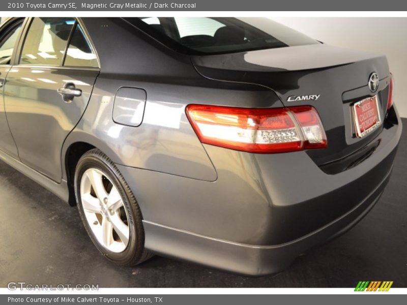 Magnetic Gray Metallic / Dark Charcoal 2010 Toyota Camry SE
