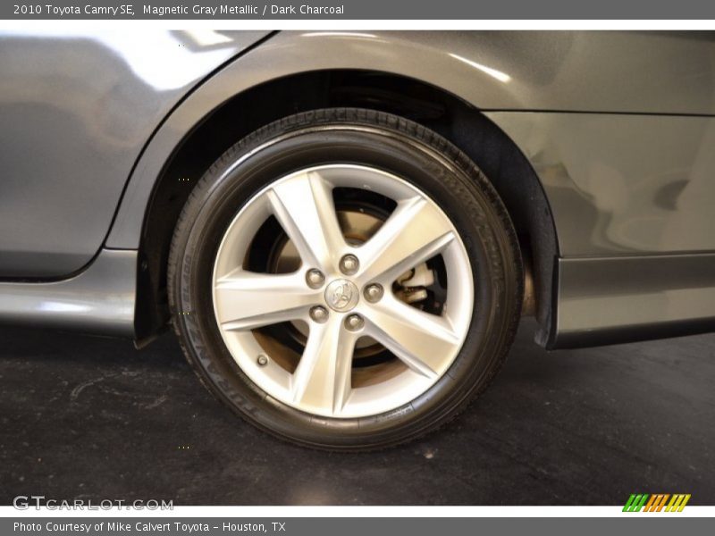 Magnetic Gray Metallic / Dark Charcoal 2010 Toyota Camry SE