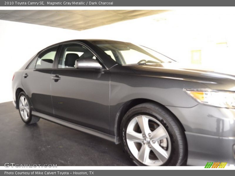 Magnetic Gray Metallic / Dark Charcoal 2010 Toyota Camry SE