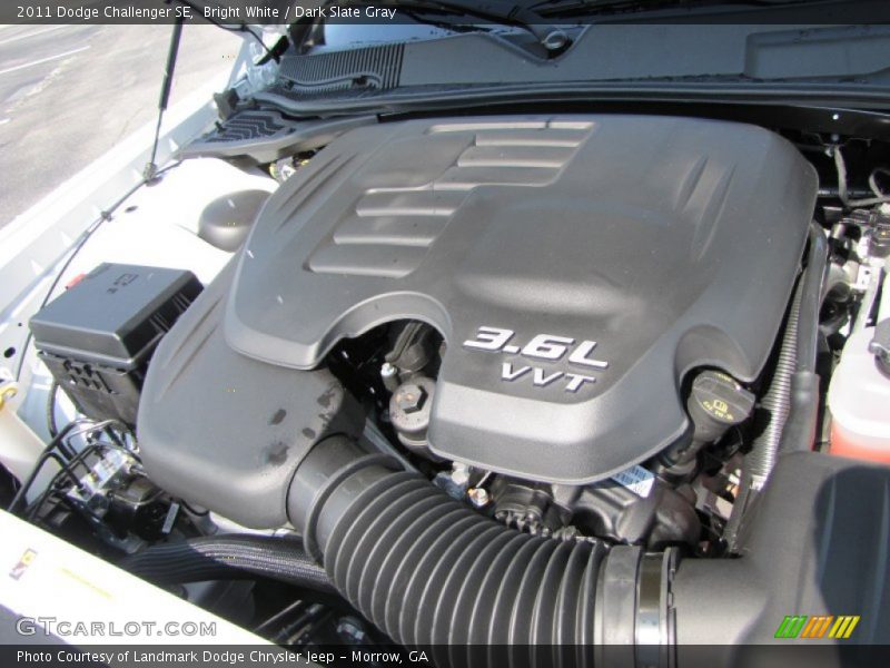 Bright White / Dark Slate Gray 2011 Dodge Challenger SE