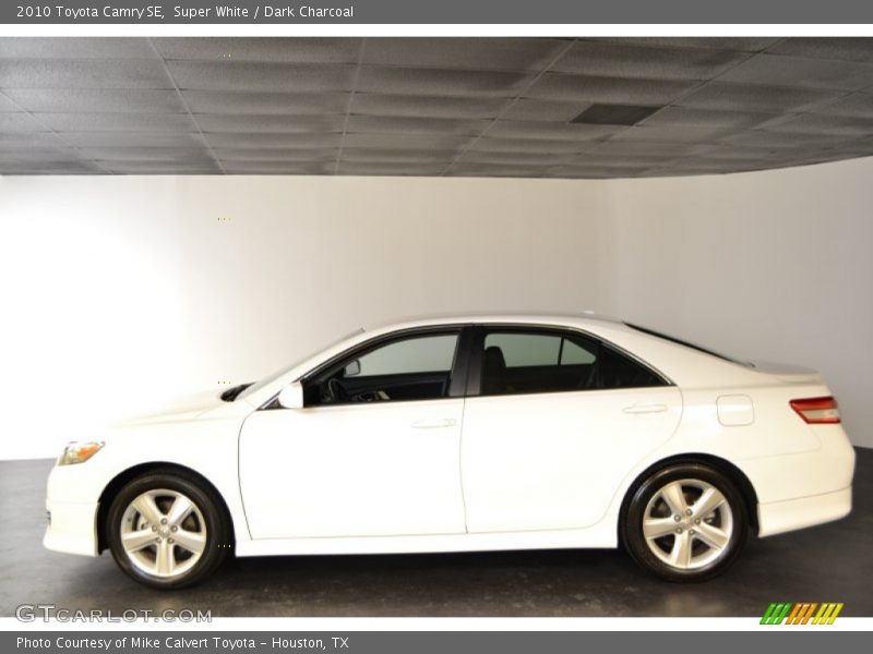 Super White / Dark Charcoal 2010 Toyota Camry SE