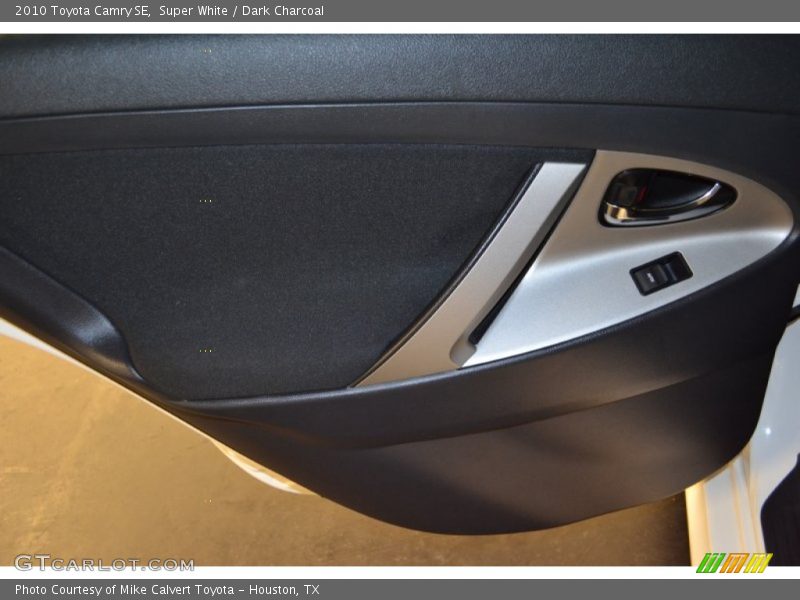 Super White / Dark Charcoal 2010 Toyota Camry SE