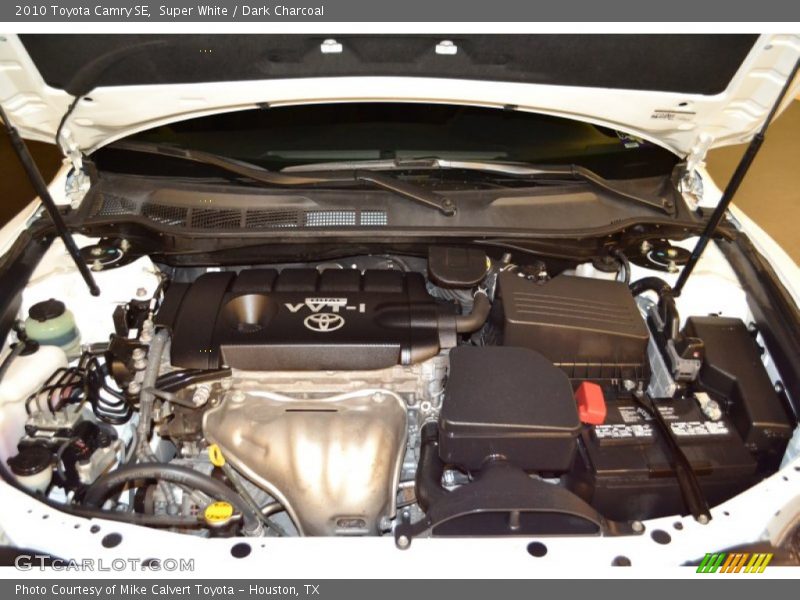 Super White / Dark Charcoal 2010 Toyota Camry SE