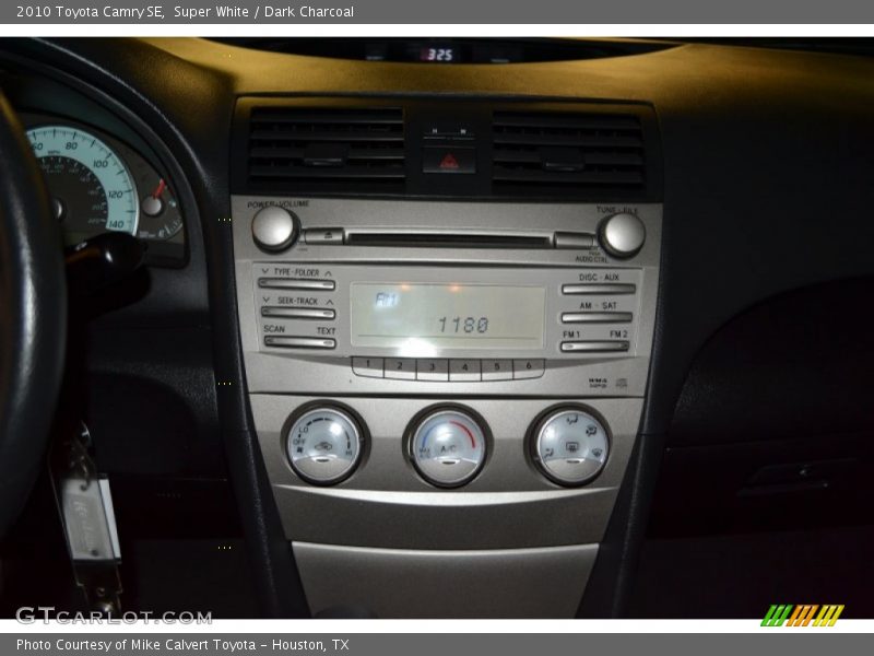 Super White / Dark Charcoal 2010 Toyota Camry SE