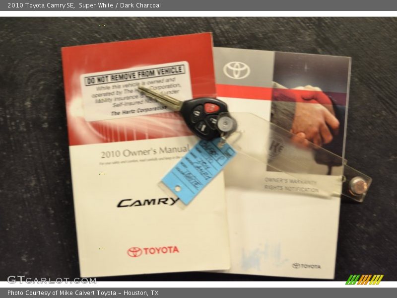 Super White / Dark Charcoal 2010 Toyota Camry SE