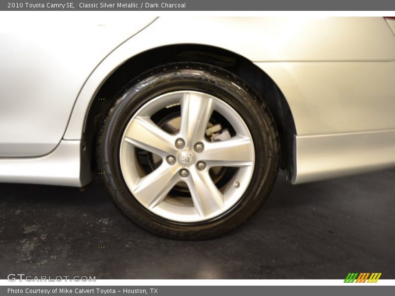 Classic Silver Metallic / Dark Charcoal 2010 Toyota Camry SE