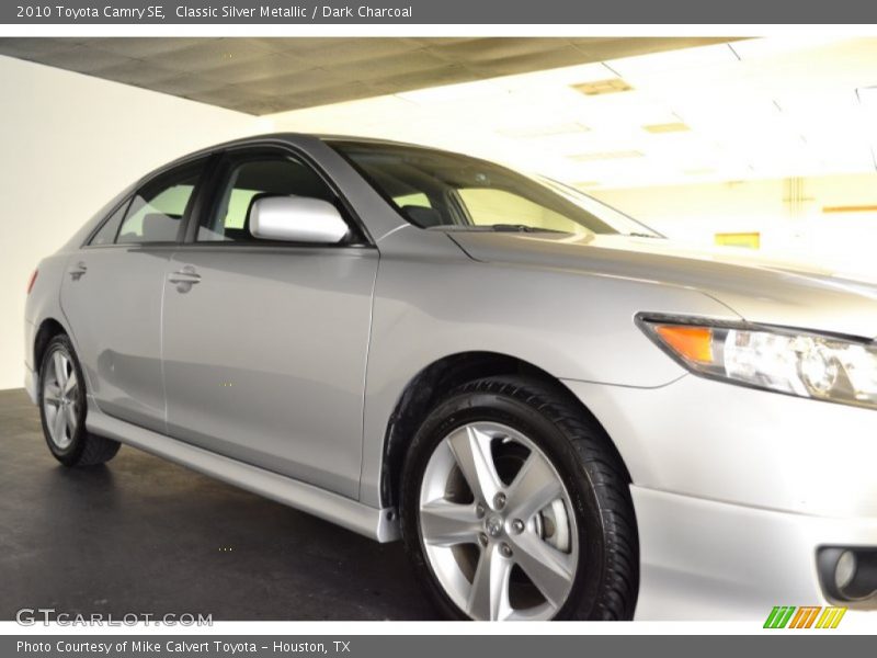 Classic Silver Metallic / Dark Charcoal 2010 Toyota Camry SE