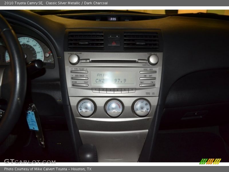 Classic Silver Metallic / Dark Charcoal 2010 Toyota Camry SE