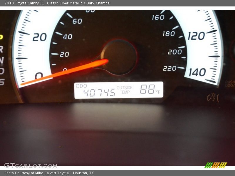 Classic Silver Metallic / Dark Charcoal 2010 Toyota Camry SE