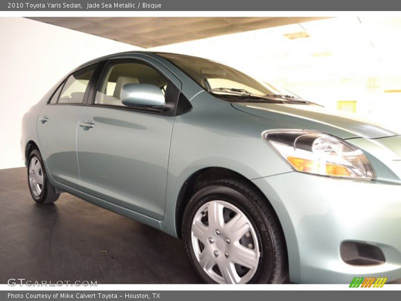 Jade Sea Metallic / Bisque 2010 Toyota Yaris Sedan