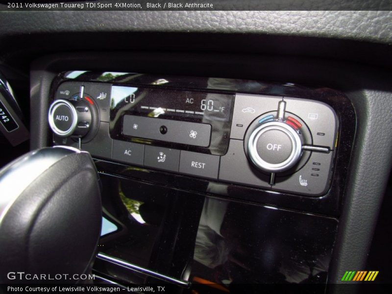Controls of 2011 Touareg TDI Sport 4XMotion