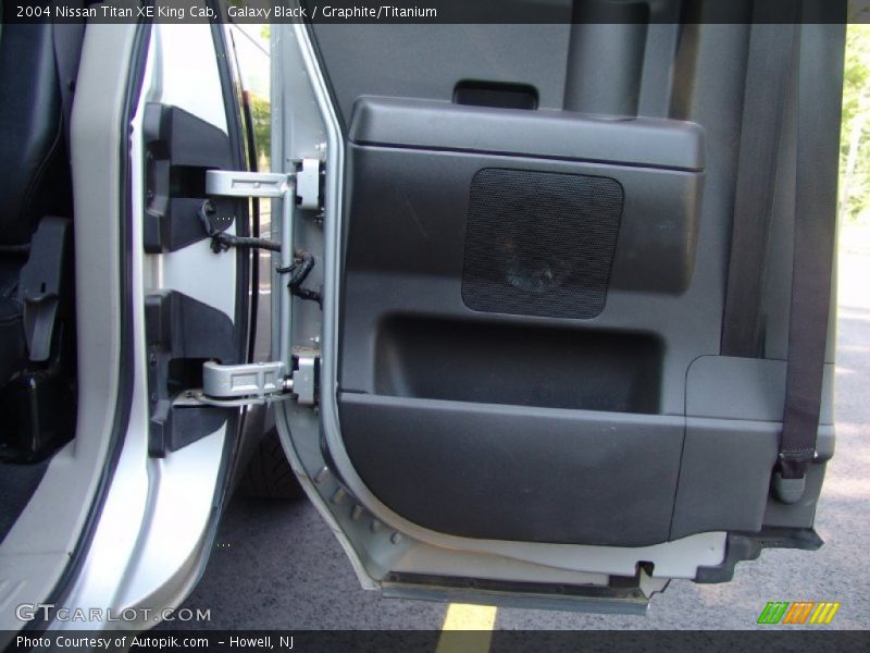 Galaxy Black / Graphite/Titanium 2004 Nissan Titan XE King Cab