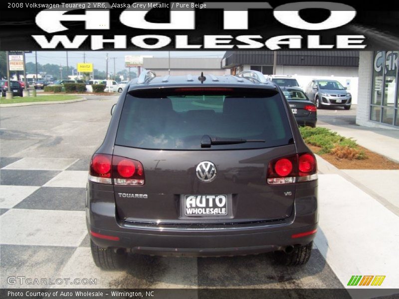 Alaska Grey Metallic / Pure Beige 2008 Volkswagen Touareg 2 VR6