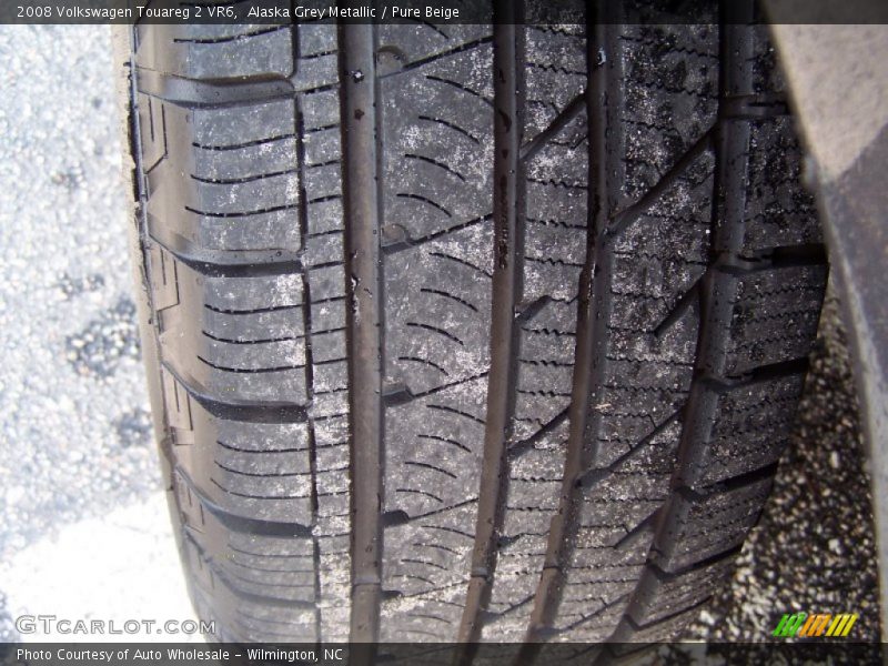 Alaska Grey Metallic / Pure Beige 2008 Volkswagen Touareg 2 VR6