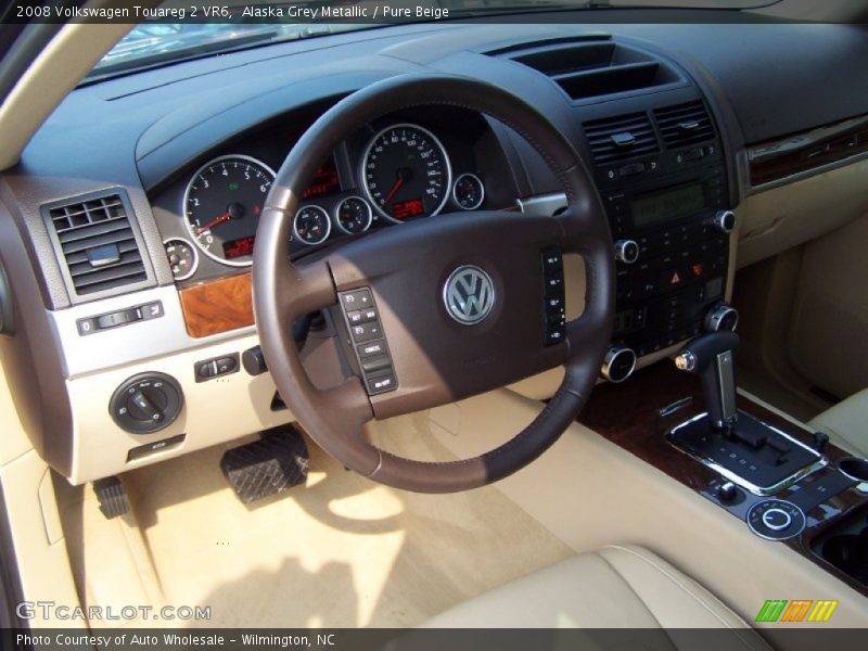Alaska Grey Metallic / Pure Beige 2008 Volkswagen Touareg 2 VR6