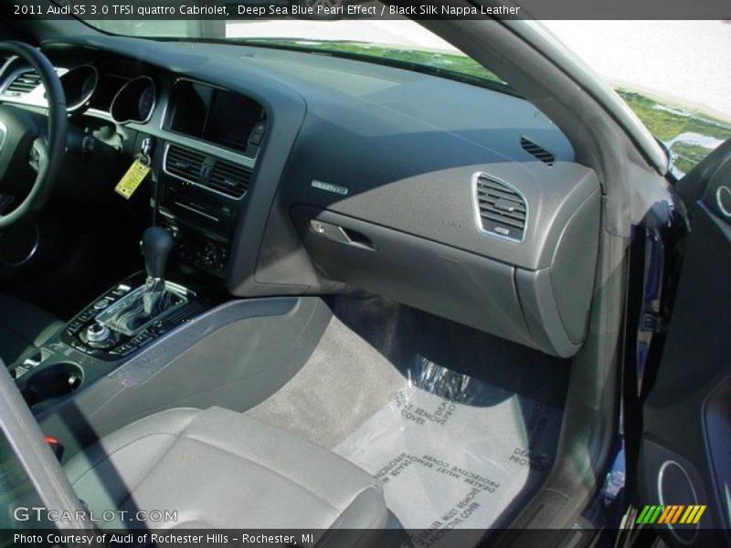 Deep Sea Blue Pearl Effect / Black Silk Nappa Leather 2011 Audi S5 3.0 TFSI quattro Cabriolet