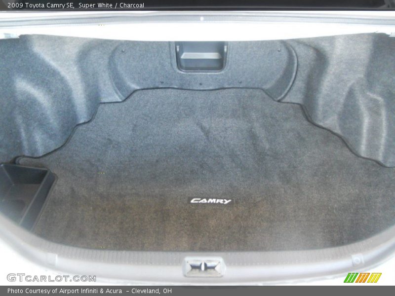 Super White / Charcoal 2009 Toyota Camry SE