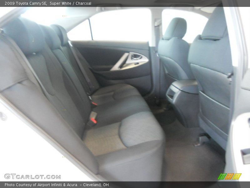 Super White / Charcoal 2009 Toyota Camry SE