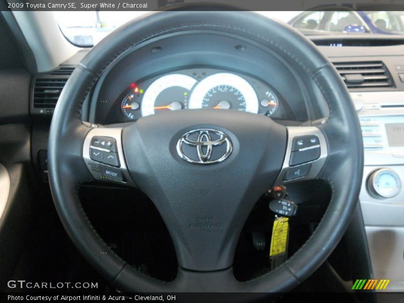 Super White / Charcoal 2009 Toyota Camry SE