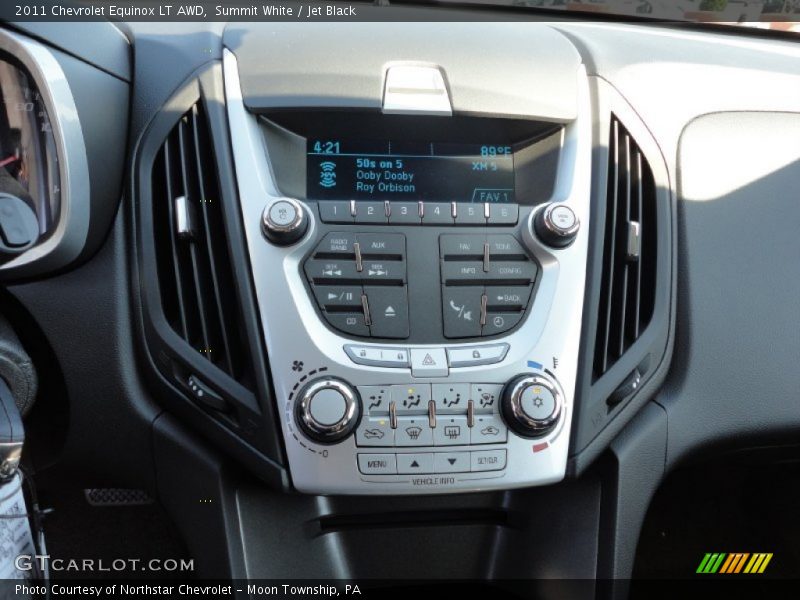 Summit White / Jet Black 2011 Chevrolet Equinox LT AWD