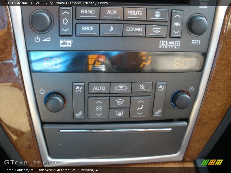 Controls of 2011 STS V6 Luxury