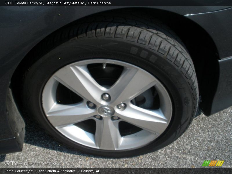 Magnetic Gray Metallic / Dark Charcoal 2010 Toyota Camry SE