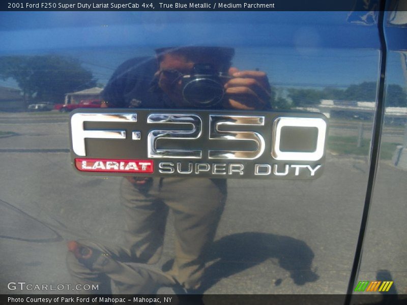 True Blue Metallic / Medium Parchment 2001 Ford F250 Super Duty Lariat SuperCab 4x4