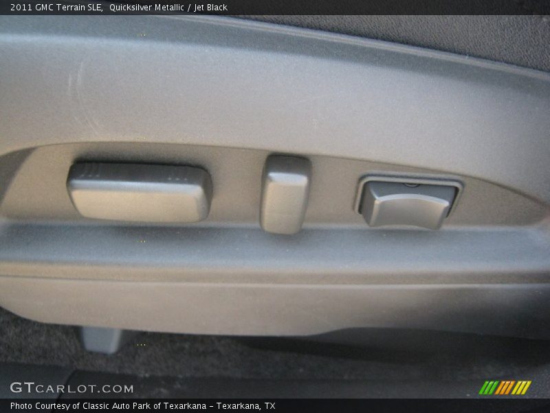 Quicksilver Metallic / Jet Black 2011 GMC Terrain SLE