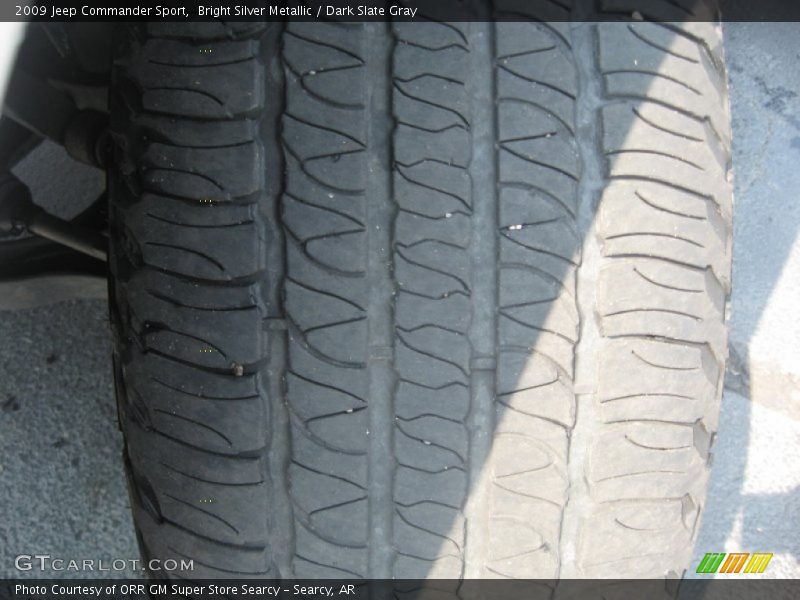 Bright Silver Metallic / Dark Slate Gray 2009 Jeep Commander Sport