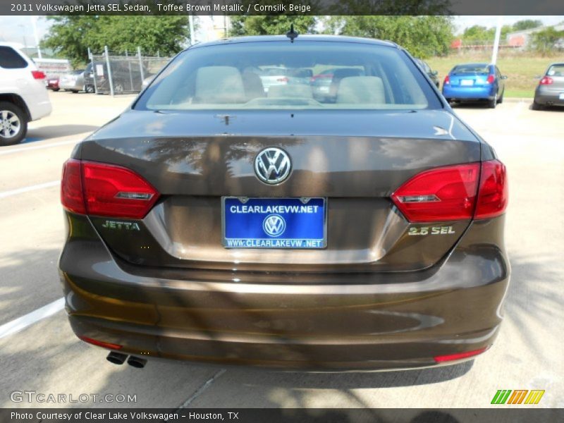 Toffee Brown Metallic / Cornsilk Beige 2011 Volkswagen Jetta SEL Sedan