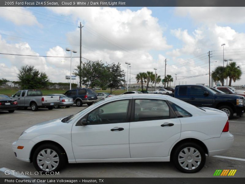 Cloud 9 White / Dark Flint/Light Flint 2005 Ford Focus ZX4 S Sedan