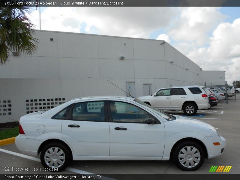 Cloud 9 White / Dark Flint/Light Flint 2005 Ford Focus ZX4 S Sedan