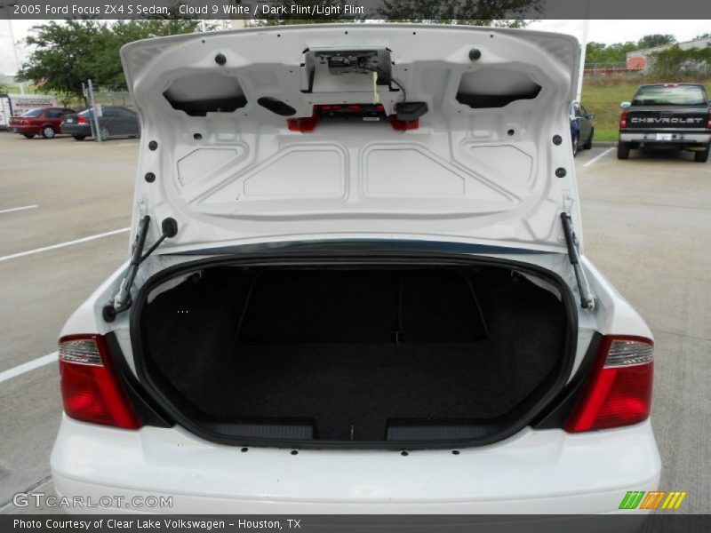 Cloud 9 White / Dark Flint/Light Flint 2005 Ford Focus ZX4 S Sedan