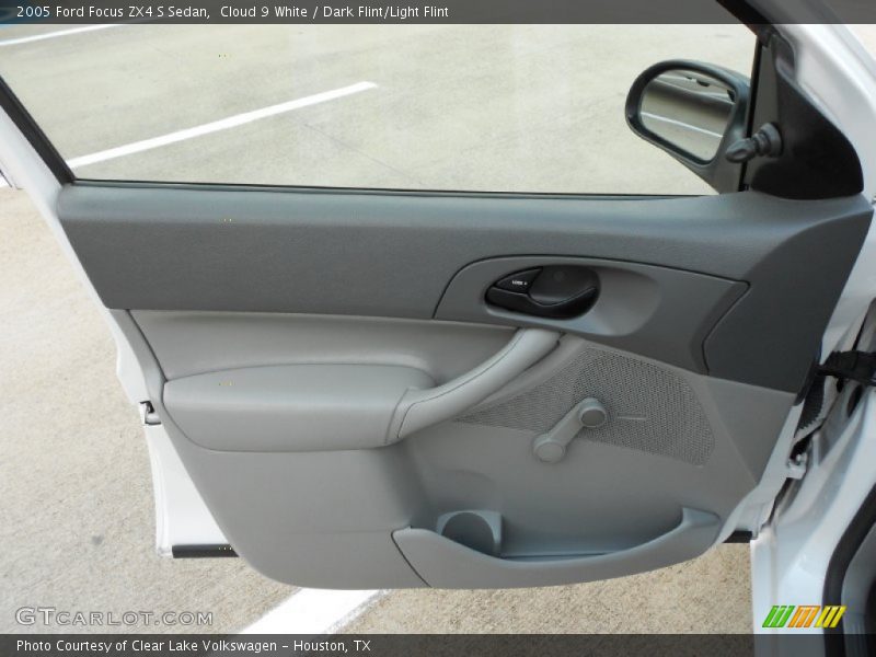 Cloud 9 White / Dark Flint/Light Flint 2005 Ford Focus ZX4 S Sedan