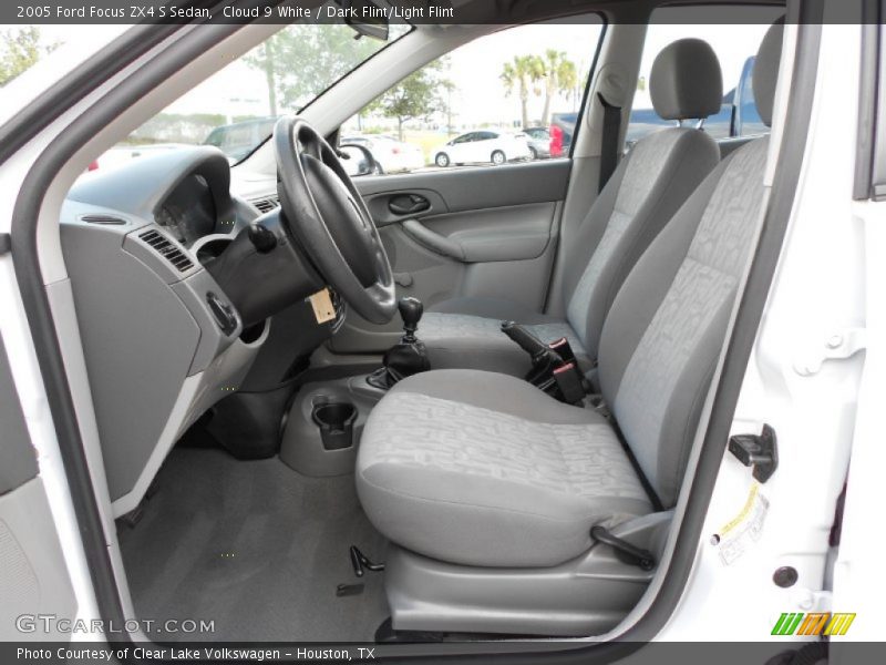 Cloud 9 White / Dark Flint/Light Flint 2005 Ford Focus ZX4 S Sedan