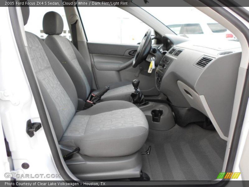 Cloud 9 White / Dark Flint/Light Flint 2005 Ford Focus ZX4 S Sedan