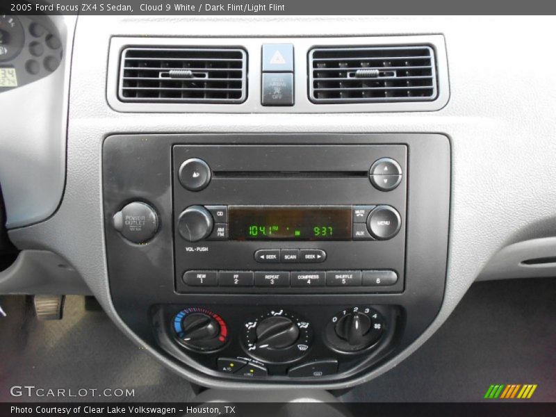 Cloud 9 White / Dark Flint/Light Flint 2005 Ford Focus ZX4 S Sedan