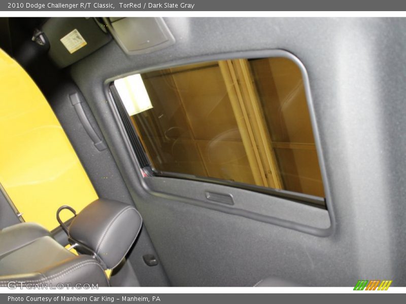 TorRed / Dark Slate Gray 2010 Dodge Challenger R/T Classic