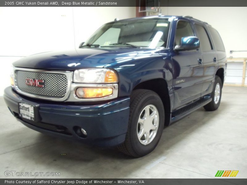 Deep Blue Metallic / Sandstone 2005 GMC Yukon Denali AWD