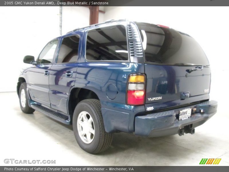 Deep Blue Metallic / Sandstone 2005 GMC Yukon Denali AWD