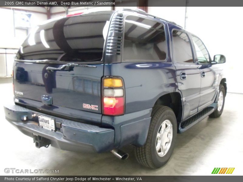 Deep Blue Metallic / Sandstone 2005 GMC Yukon Denali AWD