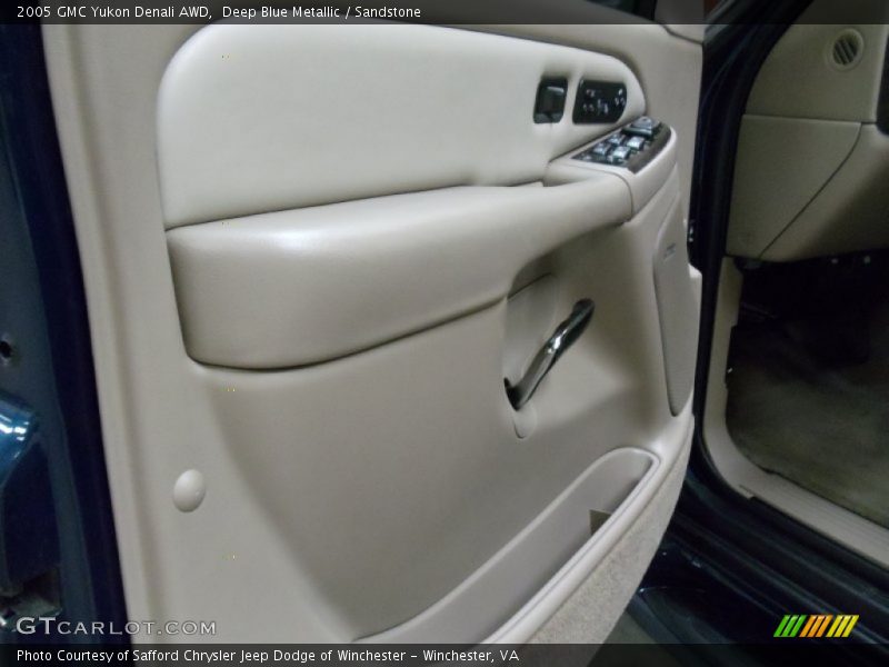 Deep Blue Metallic / Sandstone 2005 GMC Yukon Denali AWD