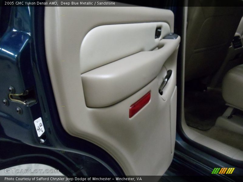 Deep Blue Metallic / Sandstone 2005 GMC Yukon Denali AWD