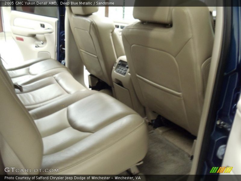 Deep Blue Metallic / Sandstone 2005 GMC Yukon Denali AWD