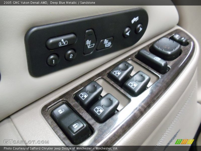 Deep Blue Metallic / Sandstone 2005 GMC Yukon Denali AWD