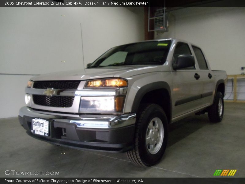 Doeskin Tan / Medium Dark Pewter 2005 Chevrolet Colorado LS Crew Cab 4x4