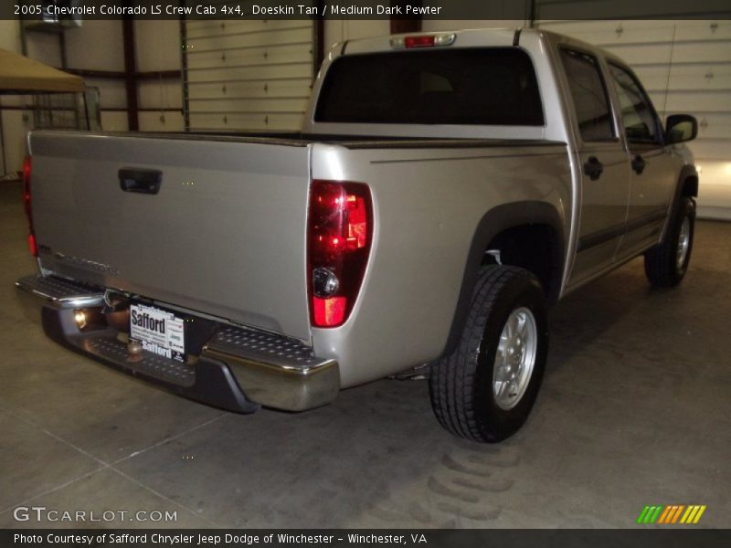 Doeskin Tan / Medium Dark Pewter 2005 Chevrolet Colorado LS Crew Cab 4x4