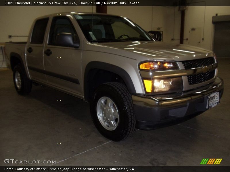 Doeskin Tan / Medium Dark Pewter 2005 Chevrolet Colorado LS Crew Cab 4x4