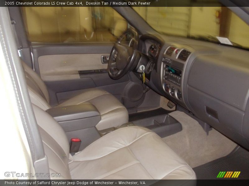 Doeskin Tan / Medium Dark Pewter 2005 Chevrolet Colorado LS Crew Cab 4x4