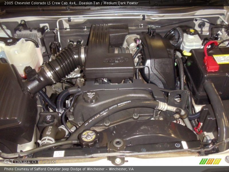 Doeskin Tan / Medium Dark Pewter 2005 Chevrolet Colorado LS Crew Cab 4x4